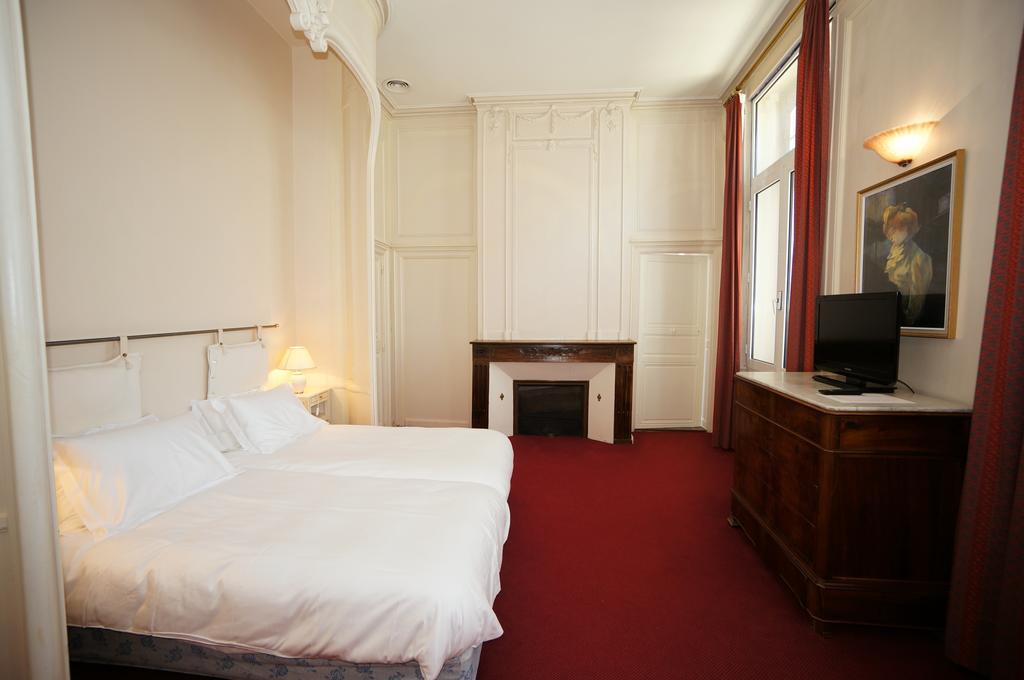 Hotel Les Trois Lys Condom Camera foto